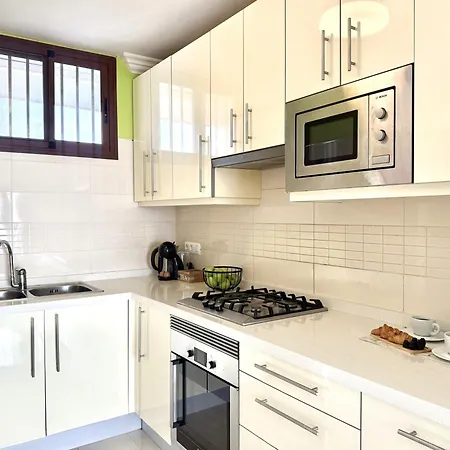 Atlantic View Apartment Near Los Cristianos Beach アパート