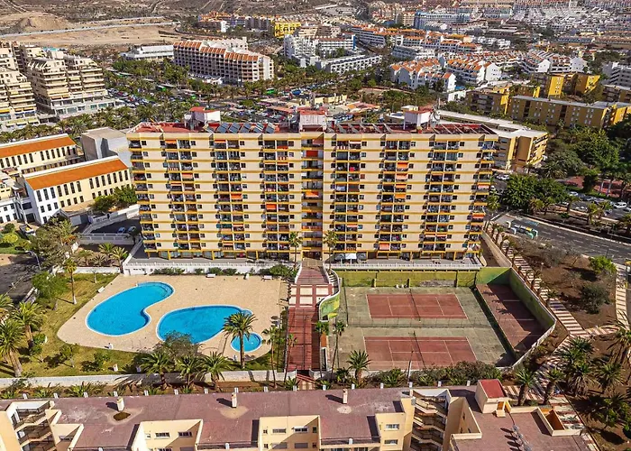 Paulmarie Cristianos *